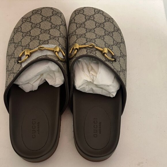 ***Authentic**Gucci Beige Monogram Slippers with Gold Details - Picture 5 of 13